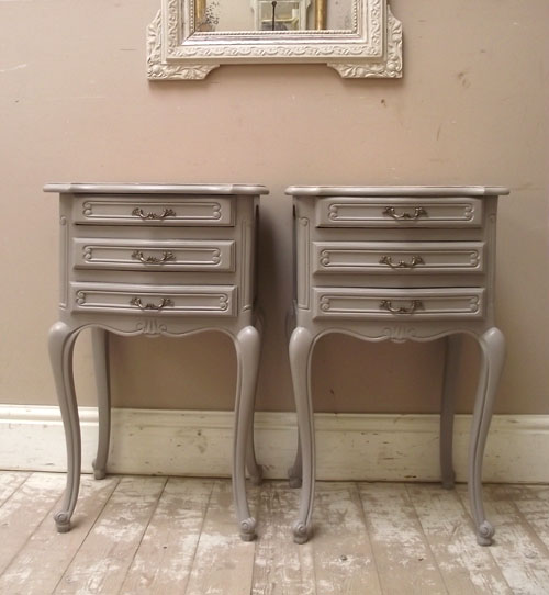 A2872 Pair Stylish French Bedside Tables